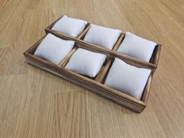  - Andreani Schmuck - Armbänder - Holz - Treppen Display leer