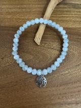 Armband aus Glas 6 mm mit Charm silber