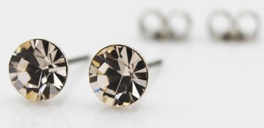  - Geschenkartikel Allgemein - Ohrstecker Saphira Schmuck 6mm - Ohrstecker Saphira Light Gold Quarz